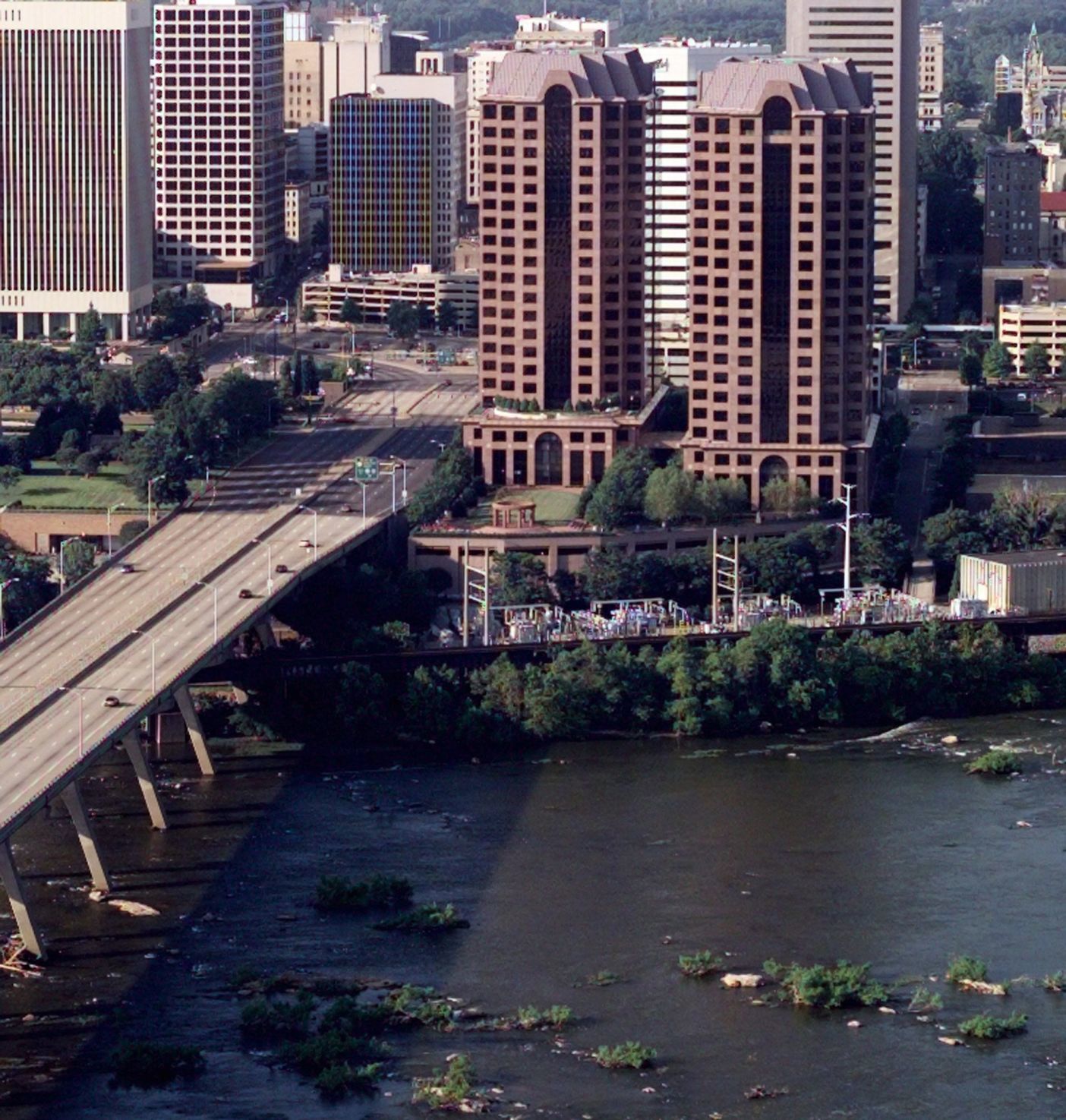Riverfront Plaza East & West -- 312 feet
